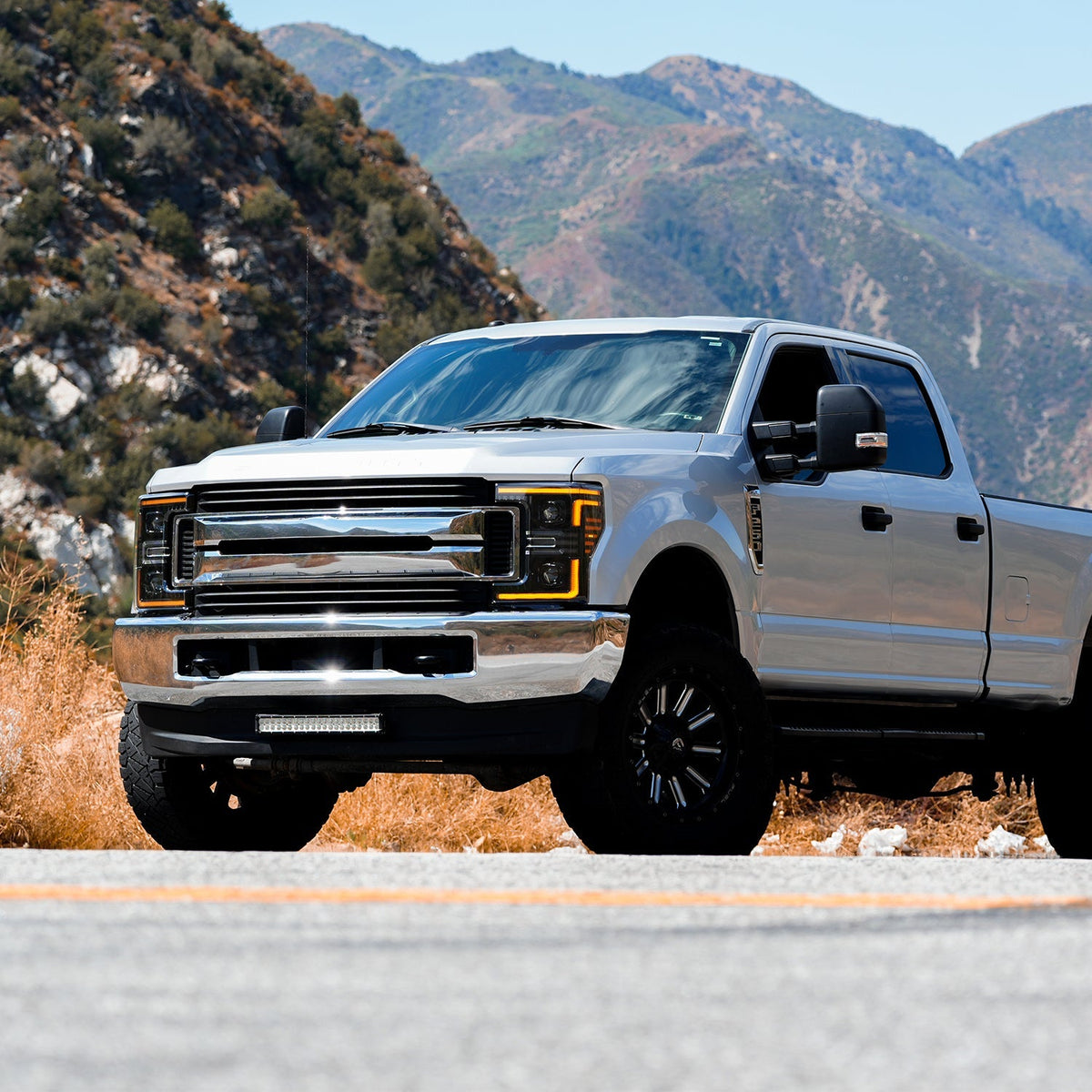 AlphaRex LUXX-Series Headlights | Ford F-250/350/450/550 Super Duty 17-23 (880346)