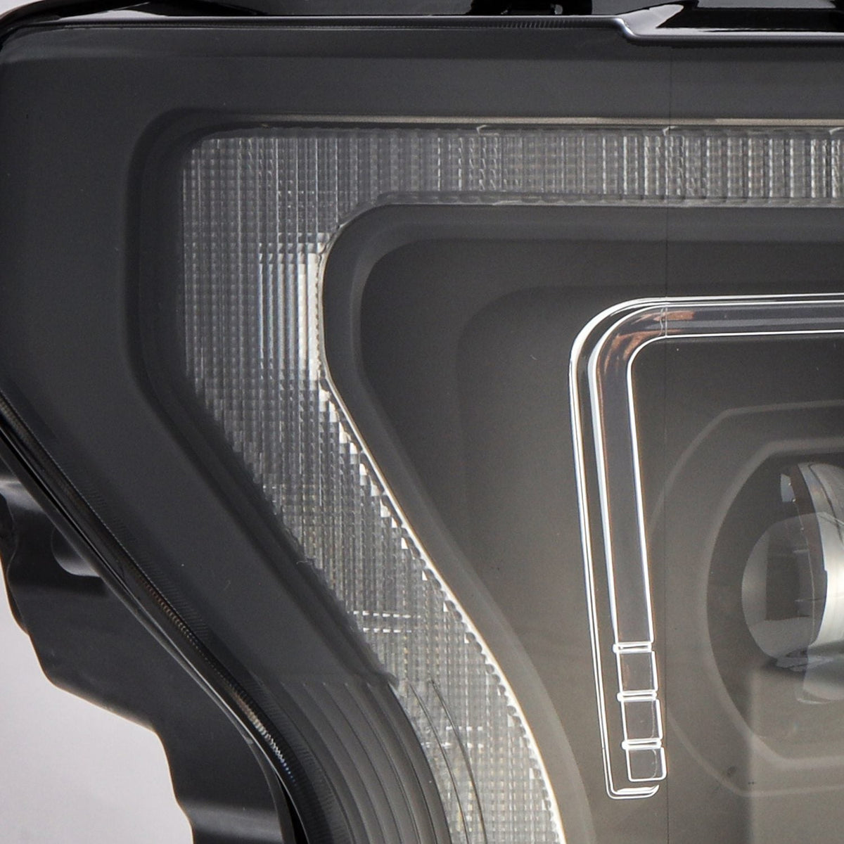 AlphaRex PRO-Series Projector Headlights | Ford F150 15-20 (880252)