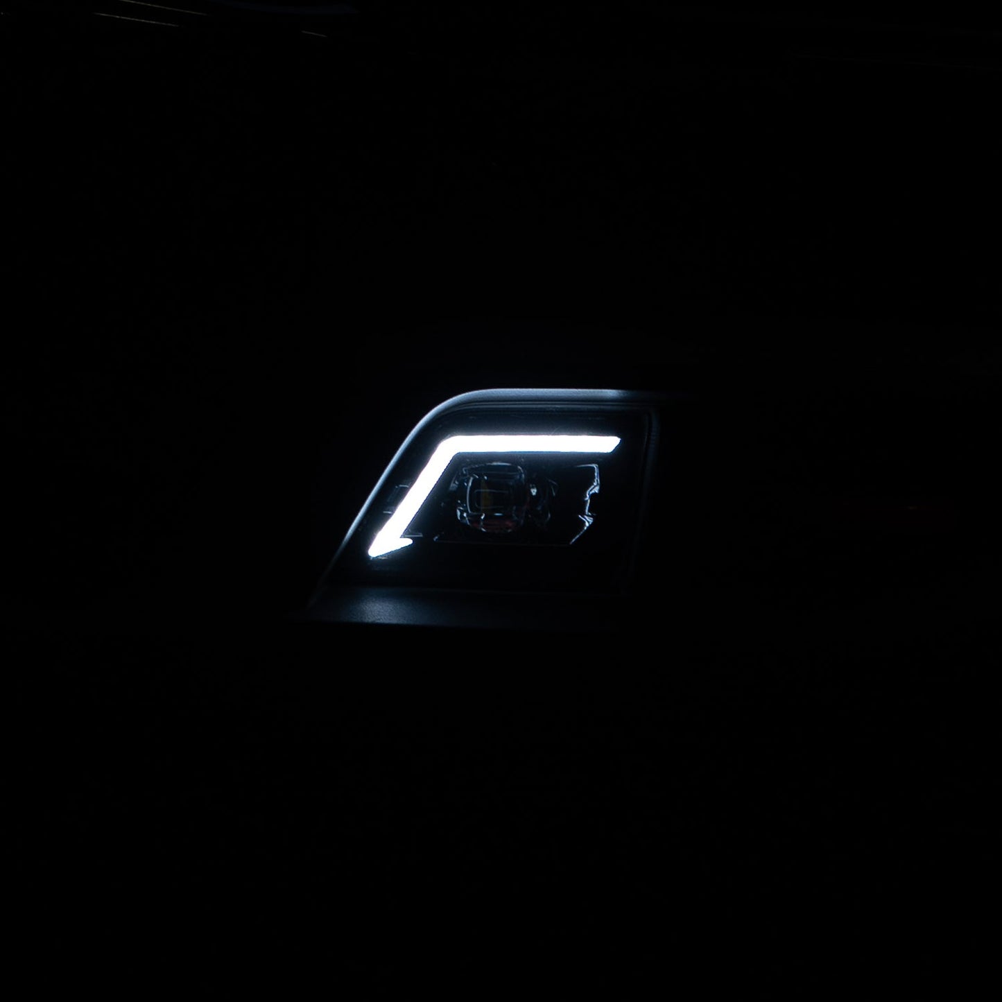 AlphaRex 19-23 Chevrolet Silverado 1500/19-23 Chevrolet Silverado 2500HD/3500HD DoubleTap Dual Color LED Projector Fog Lights