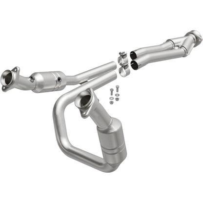 Magnaflow OEM Grade Direct-Fit Catalytic Converter | Ford Transit 150/250/350 (52436)