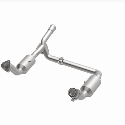 Magnaflow 280656 DirectFit Converter For GMC Sierra 1500 4.3L/5.3L (19-20)