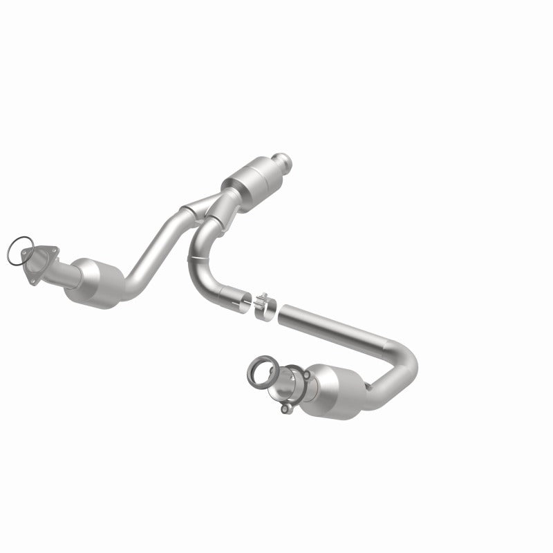 MagnaFlow OEM-Grade Catalytic Converter | GMC Sierra 14-16, Chevy Silverado 16-18 (52642)