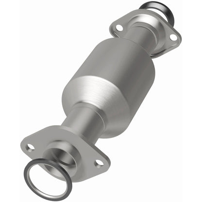 MagnaFlow 2011-2015 Toyota Sienna California Grade CARB Compliant Direct-Fit Catalytic Converter