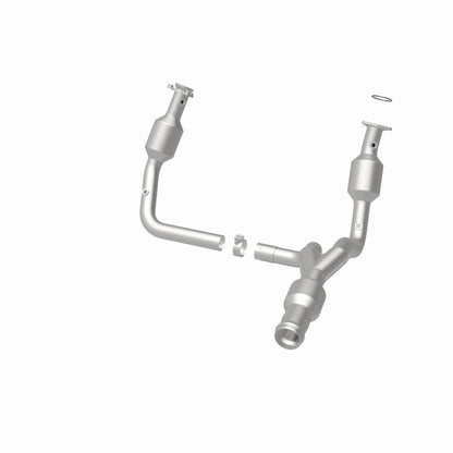 Magnaflow OEM Grade Direct-Fit Catalytic Converter | GMC Yukon XL 6.2L (52617)