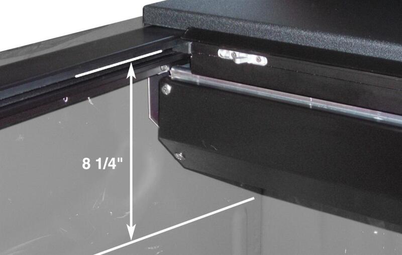 Roll-N-Lock M-Series Retractable Tonneau | Chevy Silverado/Sierra 2500/3500 (LG221M)