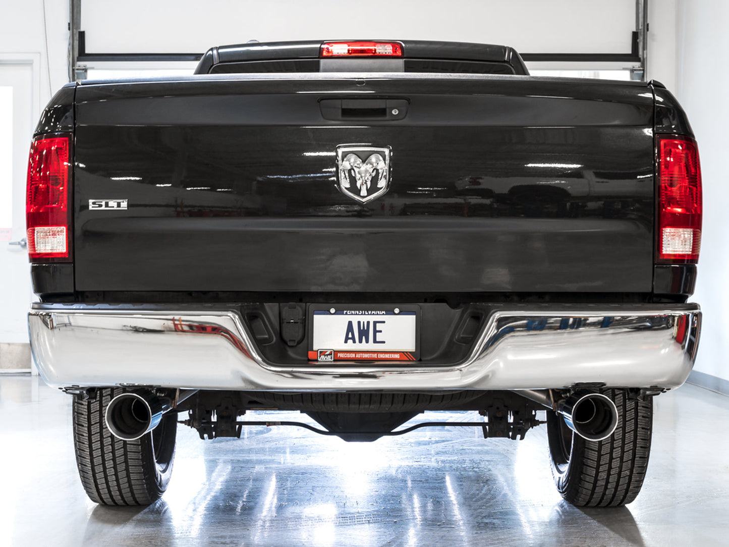 AWE Tuning 0FG Dual Rear Exit Catback Exhaust for 4th Gen RAM 1500 5.7L (without bumper cutouts) - Chrome Silver Tips (3015-32101)