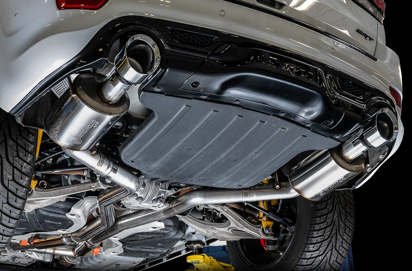 AWE Exhaust Suite for the Jeep WK2 Grand Cherokee SRT