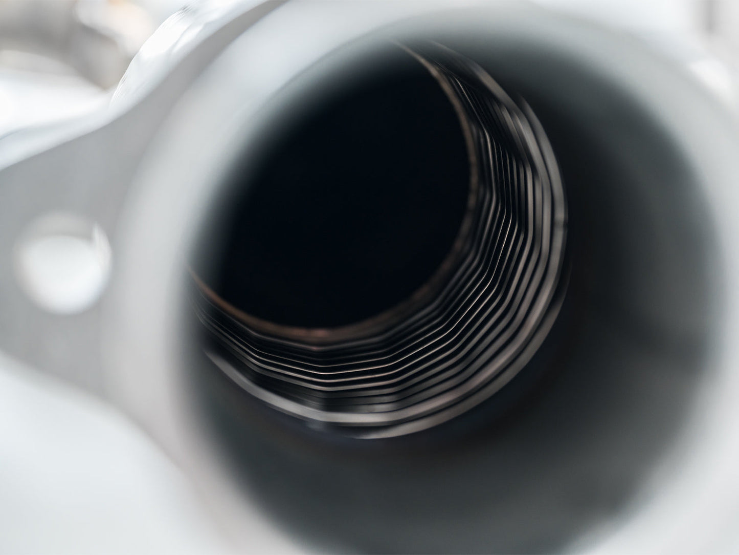 AWE Tuning S-FLO Carbon Cover (2660-11012)