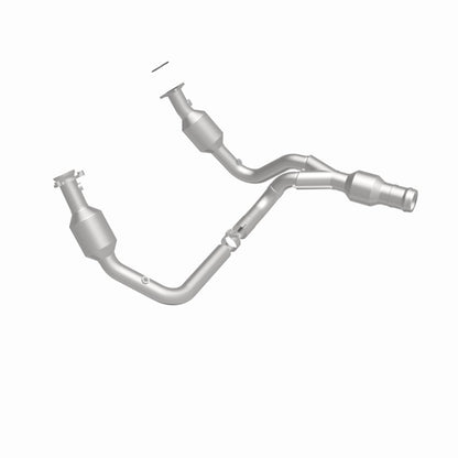 Magnaflow OEM Grade Direct-Fit Catalytic Converter | GMC Yukon XL 6.2L (52617)