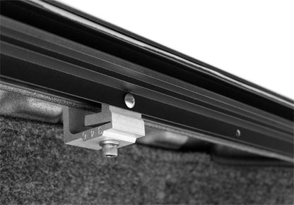 Roll-N-Lock M-Series Retractable Tonneau | Chevy Silverado 72.5in Bed (LG224M)