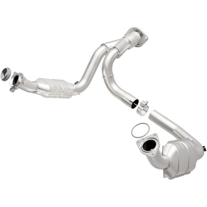 MagnaFlow OEM Catalytic Converter | Escalade 07-10, Silverado 07-13 (49631)