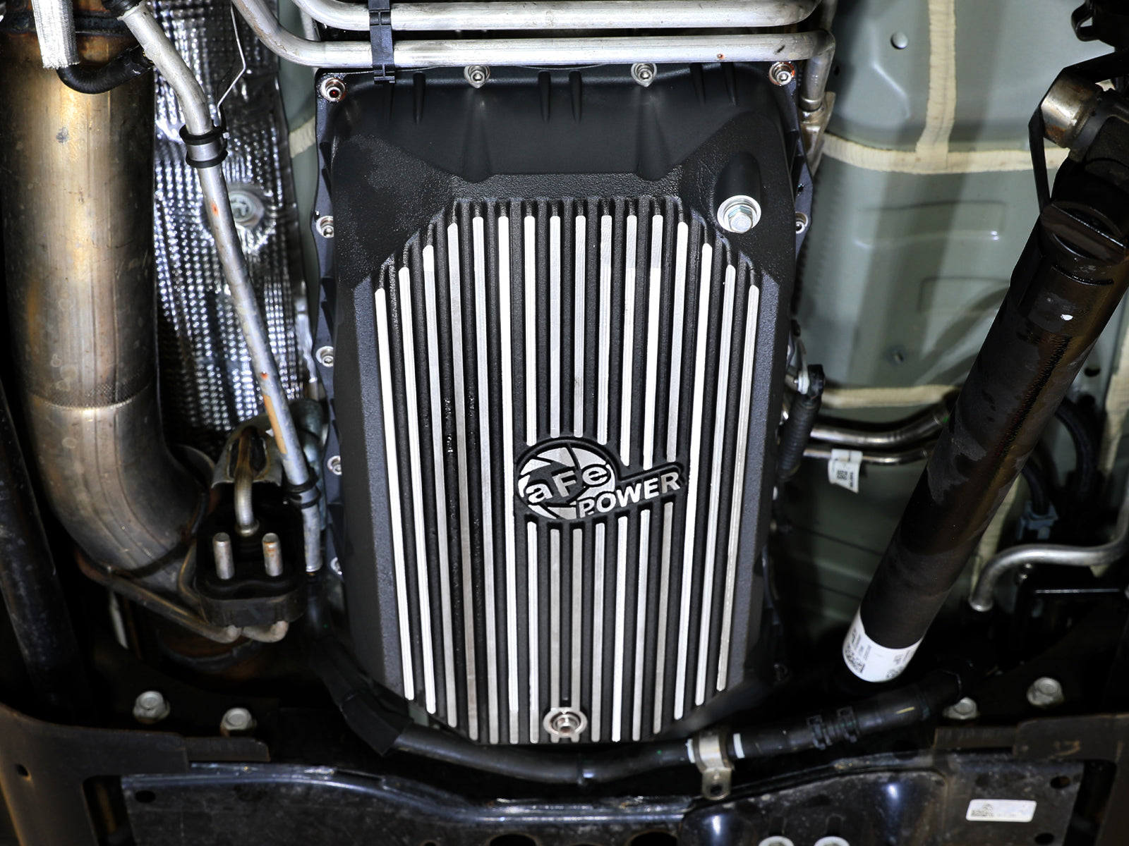 aFe GM 20-25L6.6L V8-6.6L Trans Pan w/ Fins | Silverado 2500/3500 HD, Sierra 3500 HD (46-71380B)