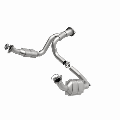 MagnaFlow OEM Catalytic Converter | Escalade 07-10, Silverado 07-13 (49631)