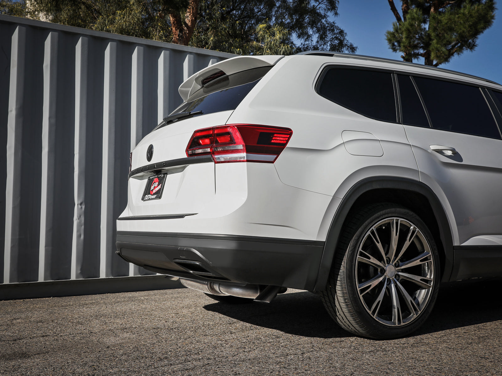 aFe MACH Force-Xp 3in to 2-1/2in SS Hi-Tuck Cat-Back | VW Atlas L4 2.0L/V6 3.6L (18-23) (49-36452)