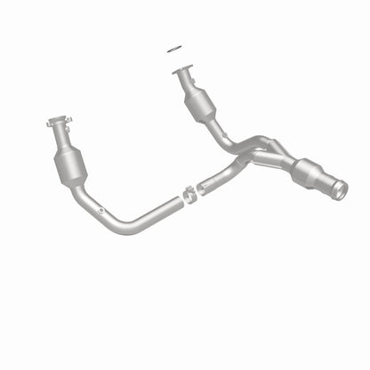 Magnaflow OEM Grade Direct-Fit Catalytic Converter | GMC Yukon XL 6.2L (52617)