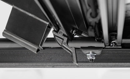 Access LOMAX Tri-Fold Cover | Chevy/GMC 2500/3500 6ft 6in Bed (B3020039)