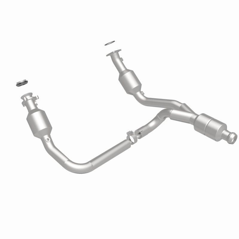 MagnaFlow OEM-Grade Catalytic Converter | GMC Sierra 14-16, Chevy Silverado 16-18 (52642)