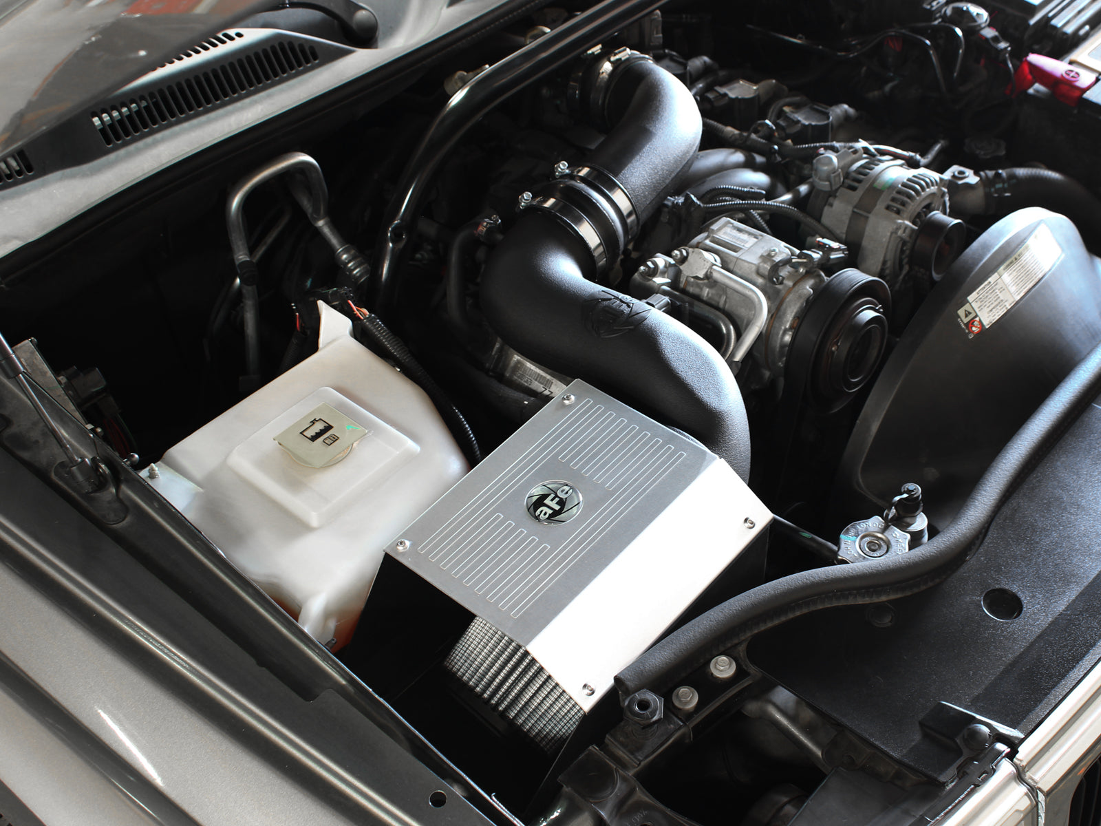 aFe Magnum FORCE Stage-2 Cold Air Intake Jeep V8 4.7L (06-09) (51-12602)