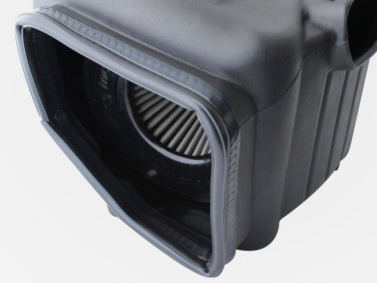 aFe Momentum HD Cold Air Intake | GM Diesel V8-6.6L LLY (04.5-05) (51-74002) (SPF74002-12K)