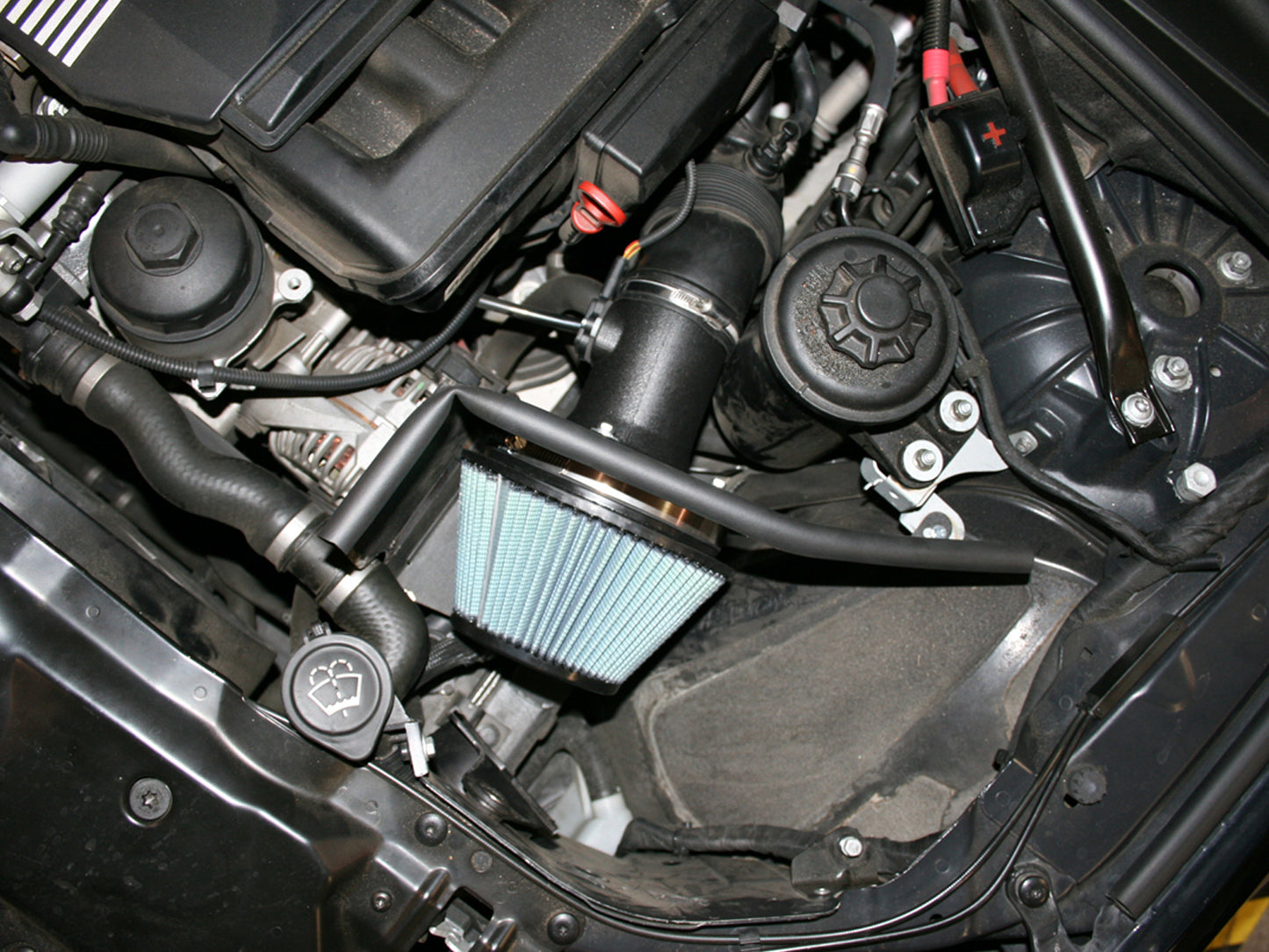 aFe Magnum FORCE Stage-2 Cold Air Intake | BMW 525i/530i E60 (04-05) (54-11572)
