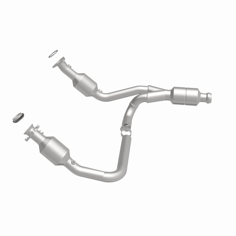 MagnaFlow OEM-Grade Catalytic Converter | GMC Sierra 14-16, Chevy Silverado 16-18 (52642)
