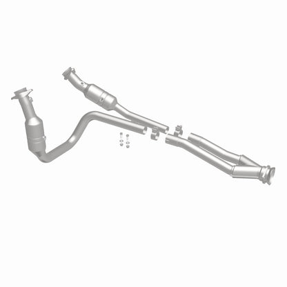 Magnaflow OEM Grade Direct-Fit Catalytic Converter | Ford Transit 150/250/350 (52436)