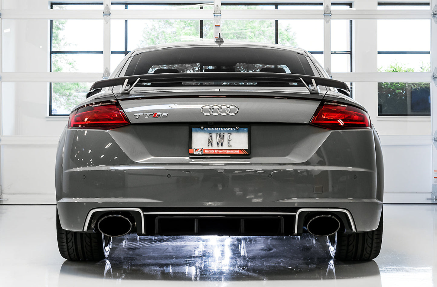 AWE Tuning AWE SwitchPath Exhaust for Audi MK3 TT RS - Diamond Black RS-style Tips - 3025-33032