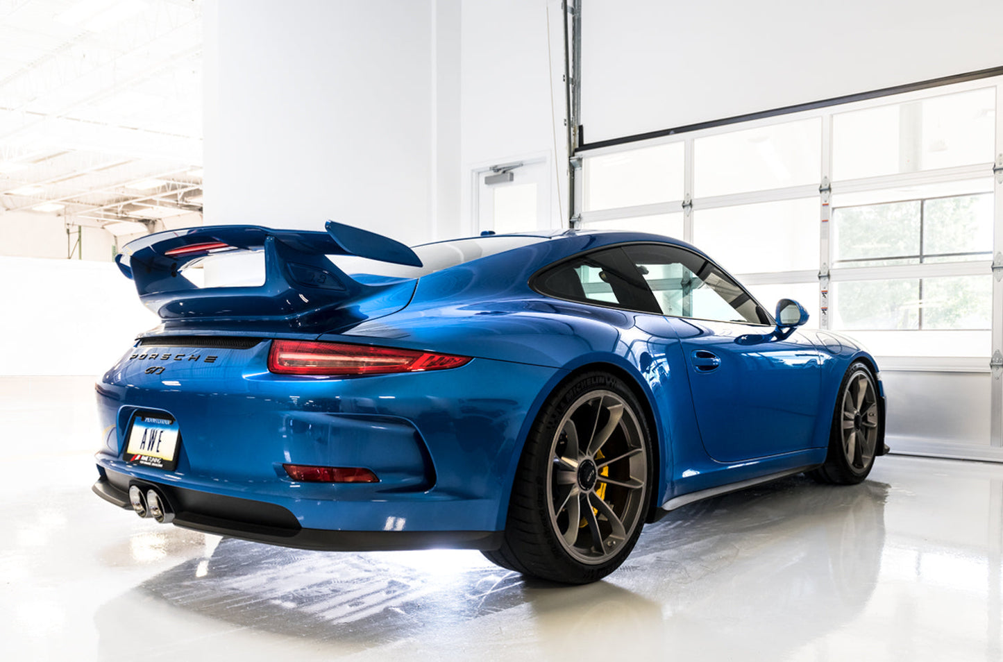 AWE Tuning AWE SwitchPath Exhaust for Porsche 991.1 / 991.2 GT3 / RS - Chrome Silver Tips - 3025-32016
