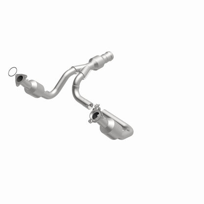 Magnaflow OEM Grade Direct-Fit Catalytic Converter | GMC Yukon XL 6.2L (52617)
