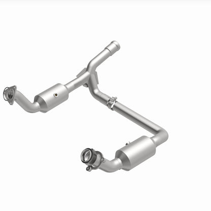 Magnaflow 280656 DirectFit Converter For GMC Sierra 1500 4.3L/5.3L (19-20)