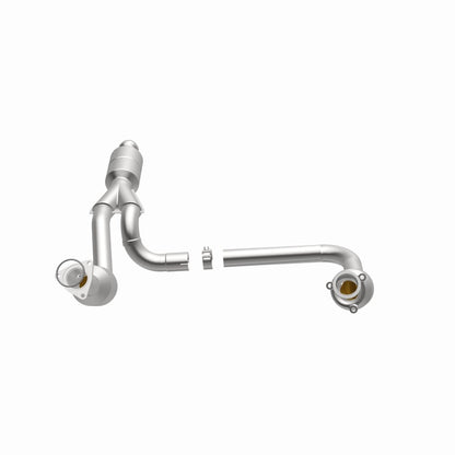 MagnaFlow OEM-Grade Catalytic Converter | GMC Sierra 14-16, Chevy Silverado 16-18 (52642)