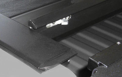Roll-N-Lock M-Series Retractable Tonneau | Chevy Silverado/Sierra 2500/3500 (LG221M)