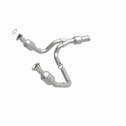 Magnaflow OEM Grade Direct-Fit Catalytic Converter | GMC Yukon XL 6.2L (52617)