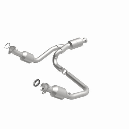 MagnaFlow OEM-Grade Catalytic Converter | GMC Sierra 14-16, Chevy Silverado 16-18 (52642)