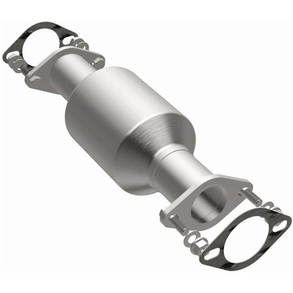 MagnaFlow Direct Fit Catalytic Converter 03-06 Kia Sorento 3.5L rear