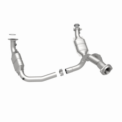 MagnaFlow OEM Catalytic Converter | Escalade 07-10, Silverado 07-13 (49631)