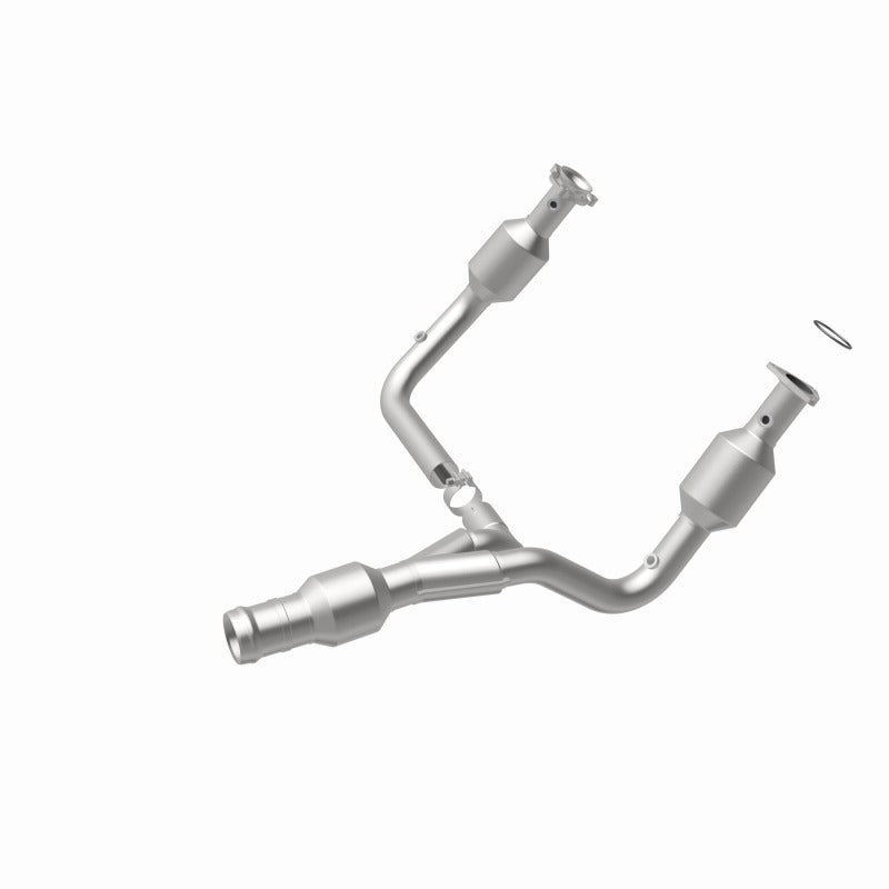 Magnaflow OEM Grade Direct-Fit Catalytic Converter | GMC Yukon XL 6.2L (52617)