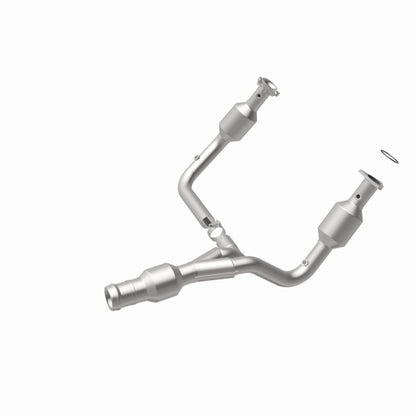 Magnaflow OEM Grade Direct-Fit Catalytic Converter | GMC Yukon XL 6.2L (52617)