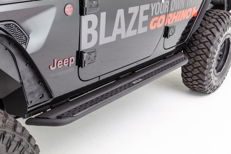 Go Rhino DSS4177T Dominator Xtreme DSS Side Steps for 2017-2025 Ford F-250