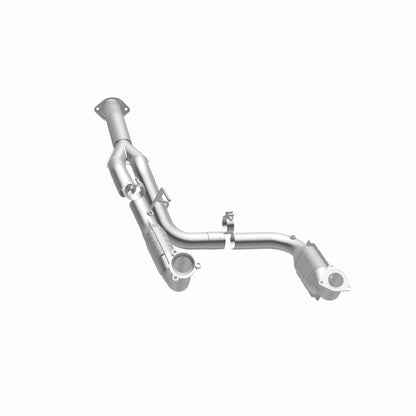 MagnaFlow OEM D&F Catalytic Converter | Silverado 2500HD/3500HD / Sierra 2500HD/3500HD (21-252)