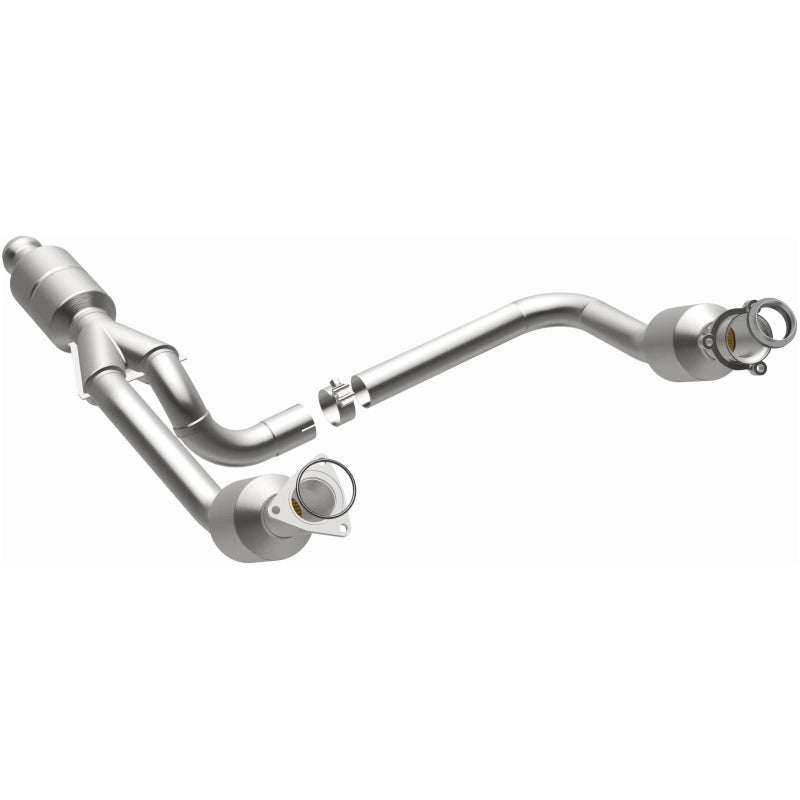 MagnaFlow OEM-Grade Catalytic Converter | GMC Sierra 14-16, Chevy Silverado 16-18 (52642)