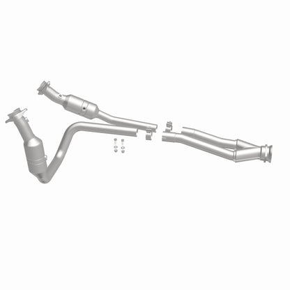Magnaflow OEM Grade Direct-Fit Catalytic Converter | Ford Transit 150/250/350 (52436)