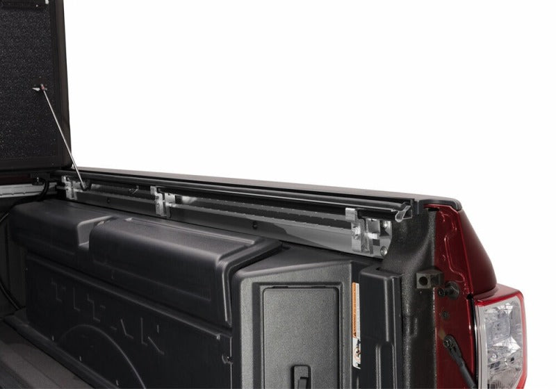 Undercover Flex Bed Cover | Suzuki Equator (05-17) w/ Utili-Track (FX51011)