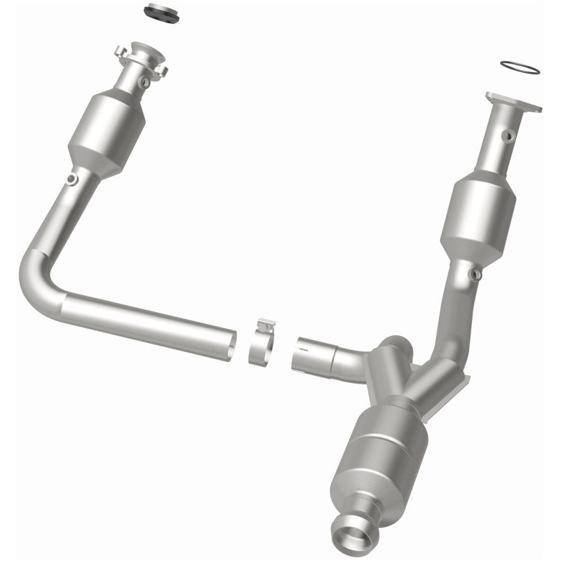 MagnaFlow OEM-Grade Catalytic Converter | GMC Sierra 14-16, Chevy Silverado 16-18 (52642)