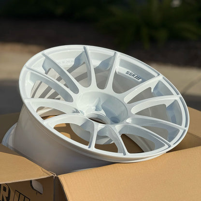 SSR GTX04 18x9.5 +22 5x114.3 White (SET)