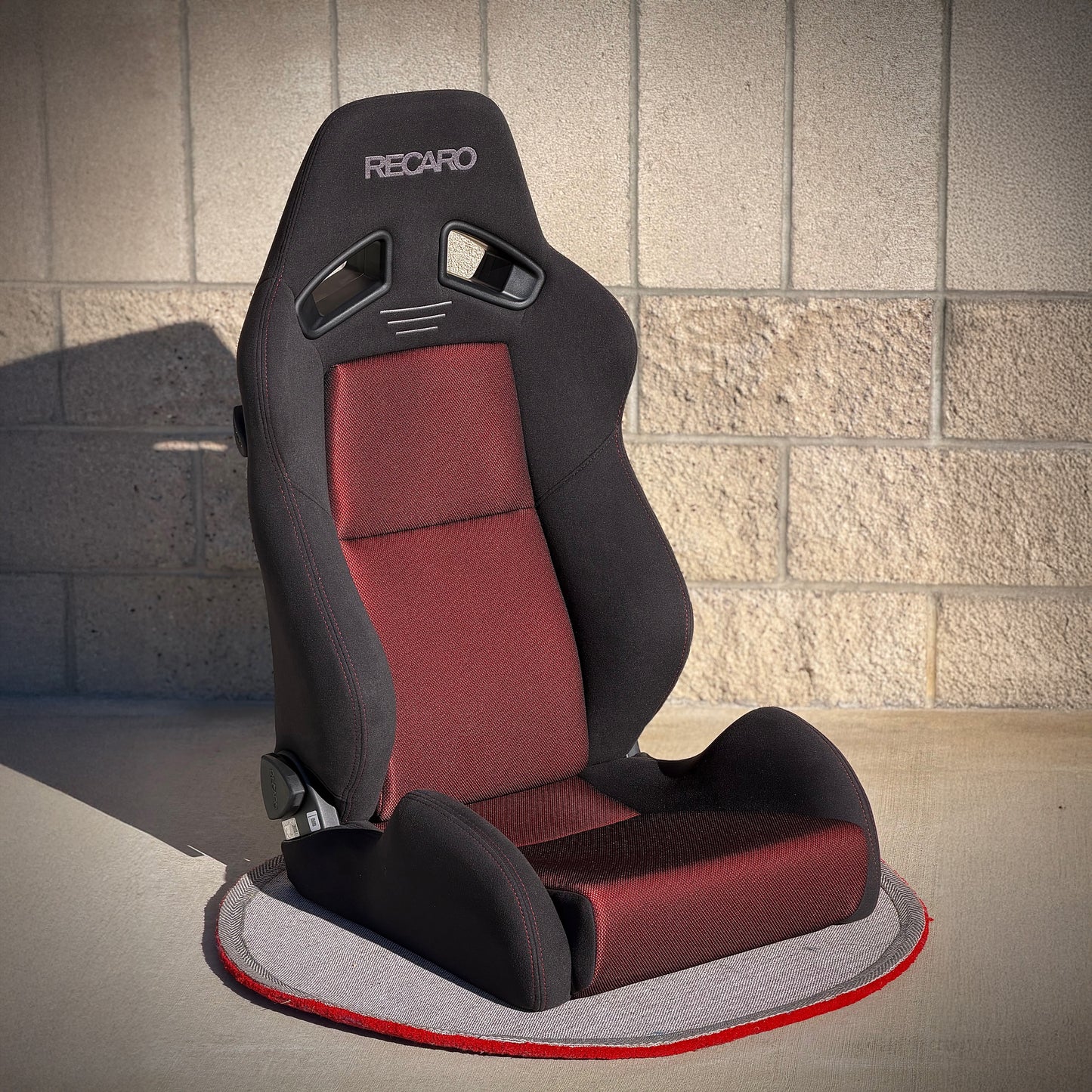 Recaro SR-7 GK100 Sport Seat - Kamui Black x Glass Mesh Red