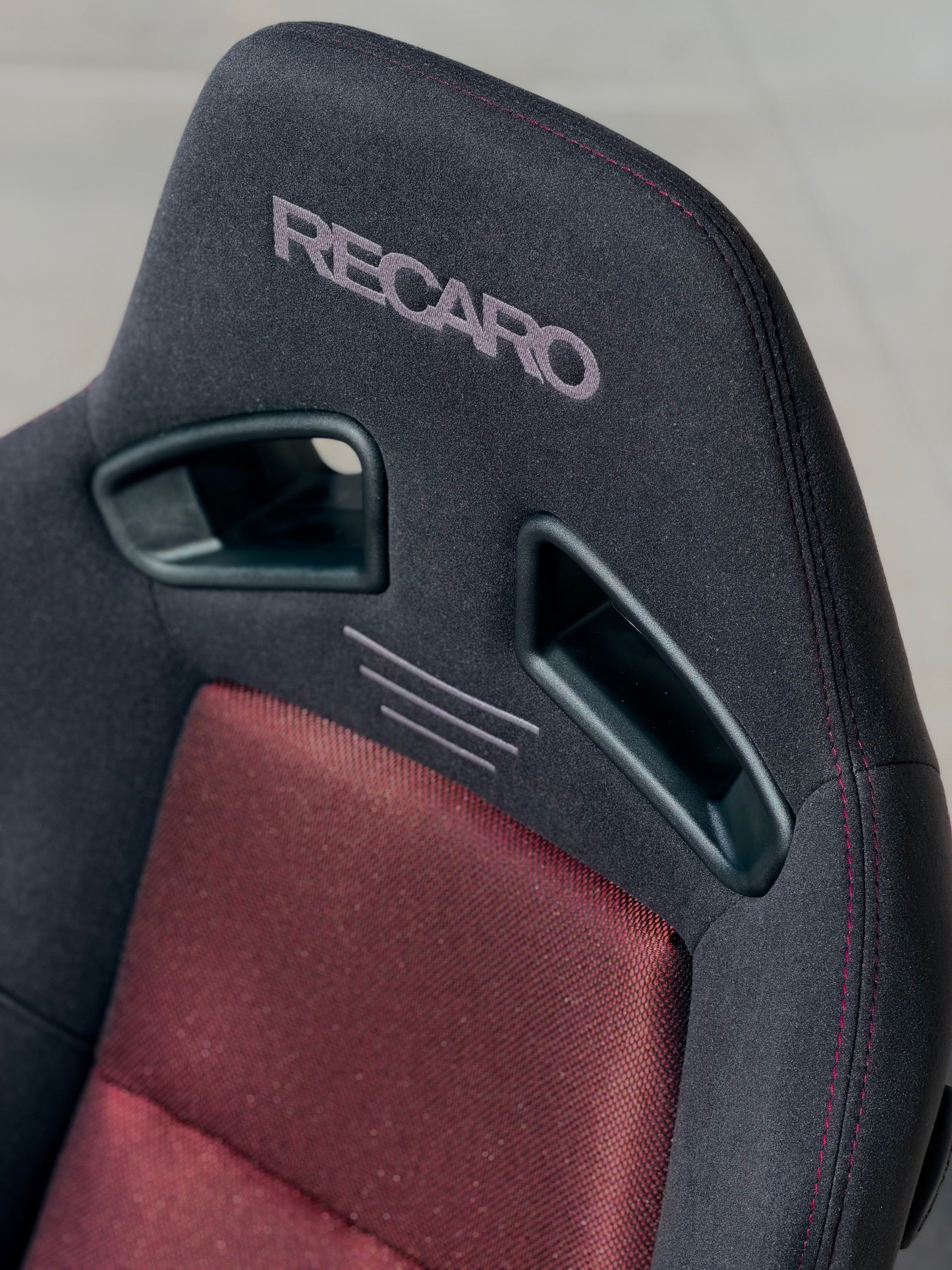 Recaro SR-7 GK100 Sport Seat - Kamui Black x Glass Mesh Red
