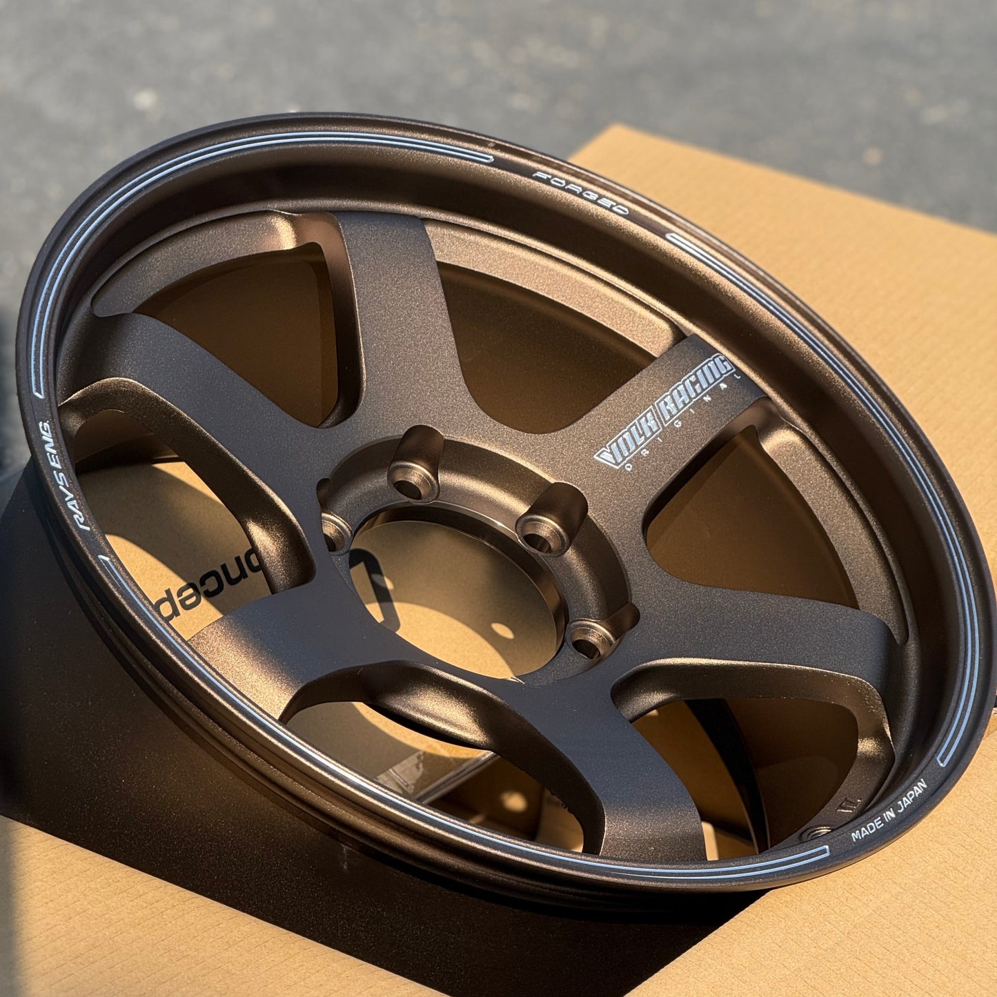Volk Racing TE37SB 18x8.5 +22 6x139.7 Bronze (SET)