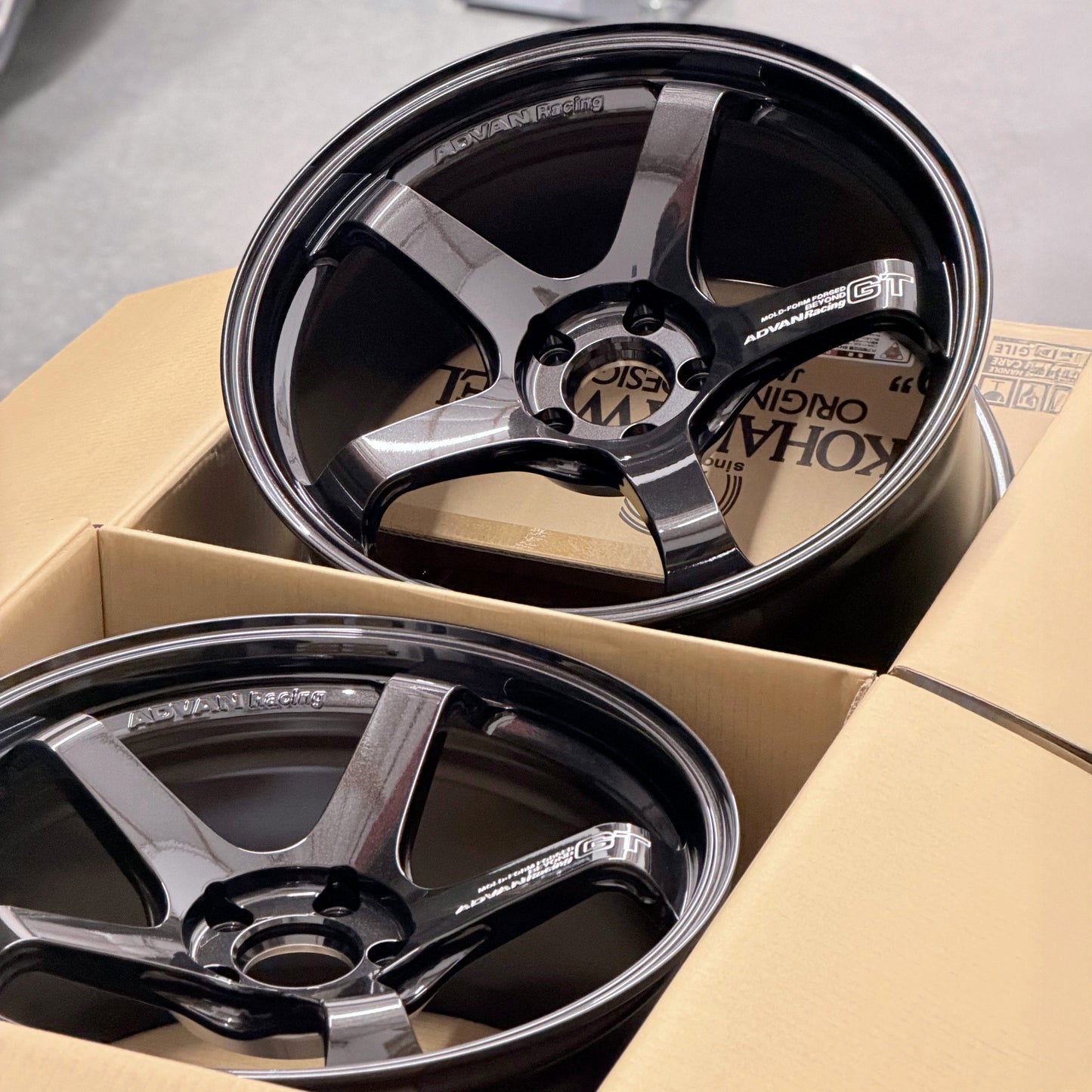 Advan GT Beyond 19x9.5 +25, 19x10.5 +32 5x112 Racing Titanium Black (SET)