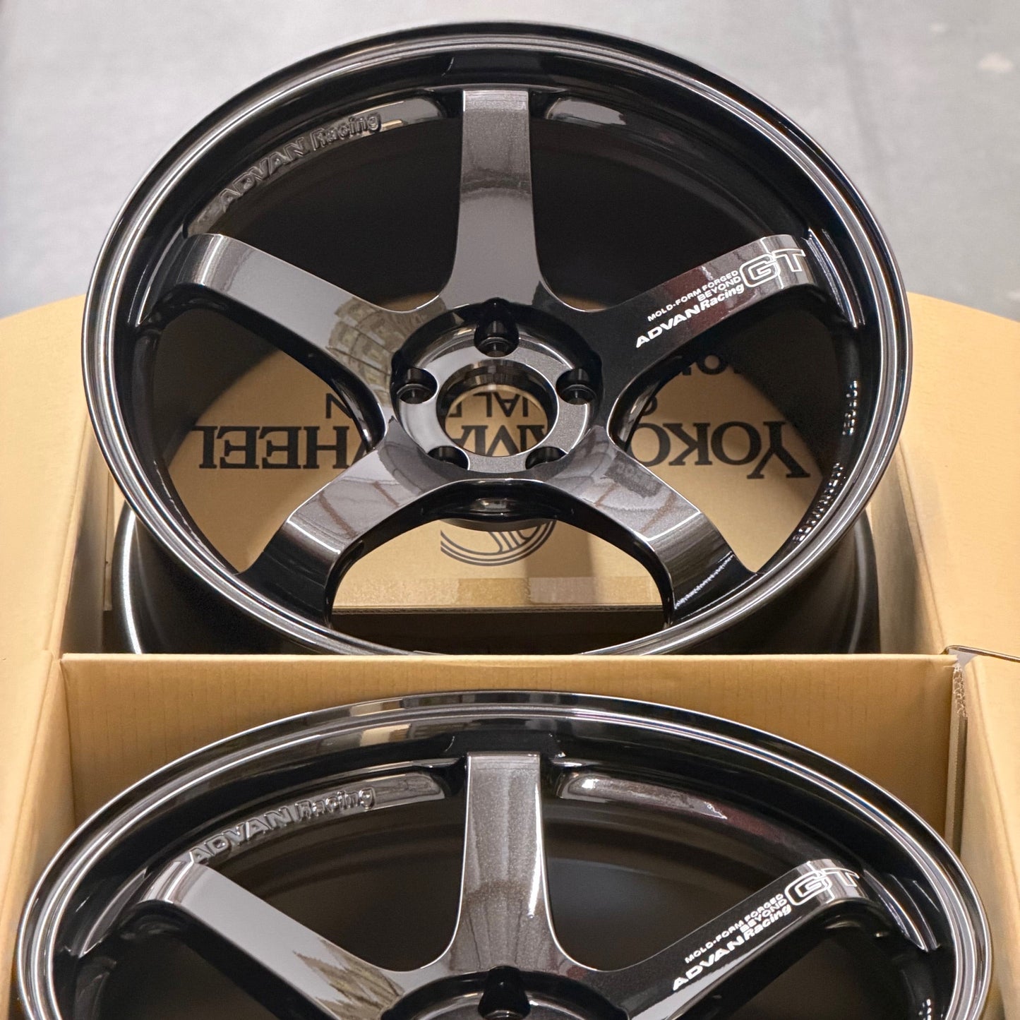 Advan GT Beyond 19x9.5 +25, 19x10.5 +32 5x112 Racing Titanium Black (SET)